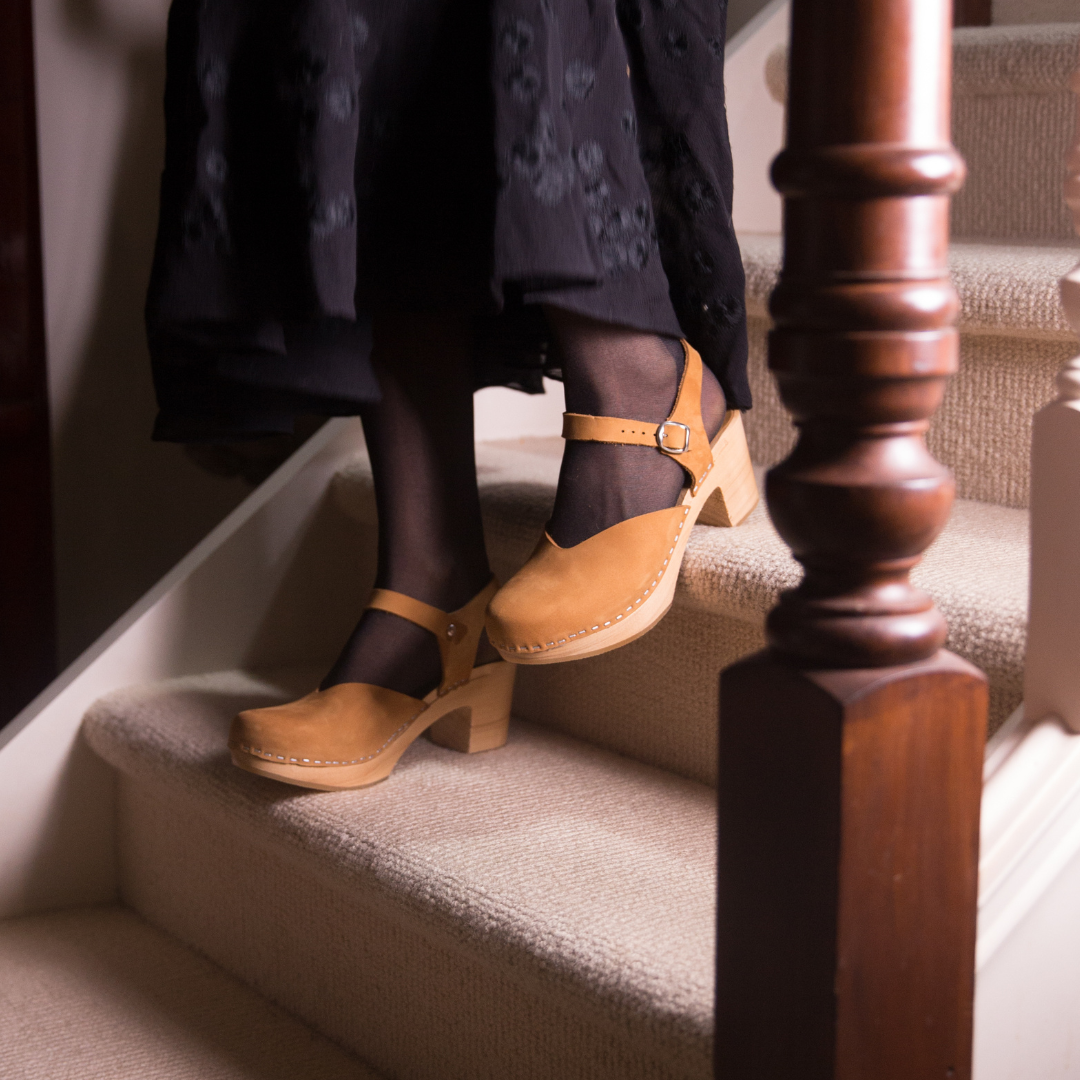 Amelia Heel Clogs | Tan