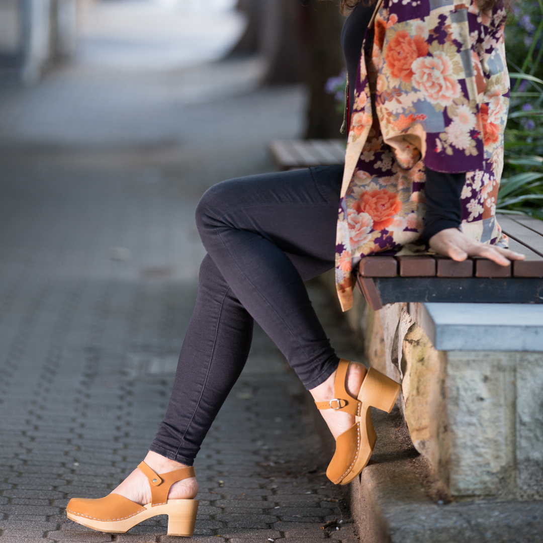 Amelia Heel Clogs | Tan