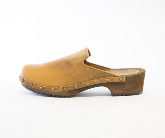 Clogs-Gitte-Brown-Studs-Clog